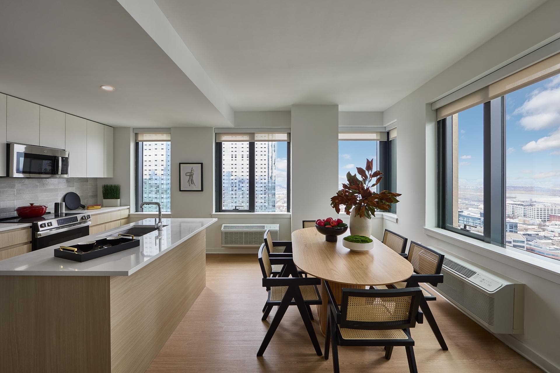 505 Summit dining room