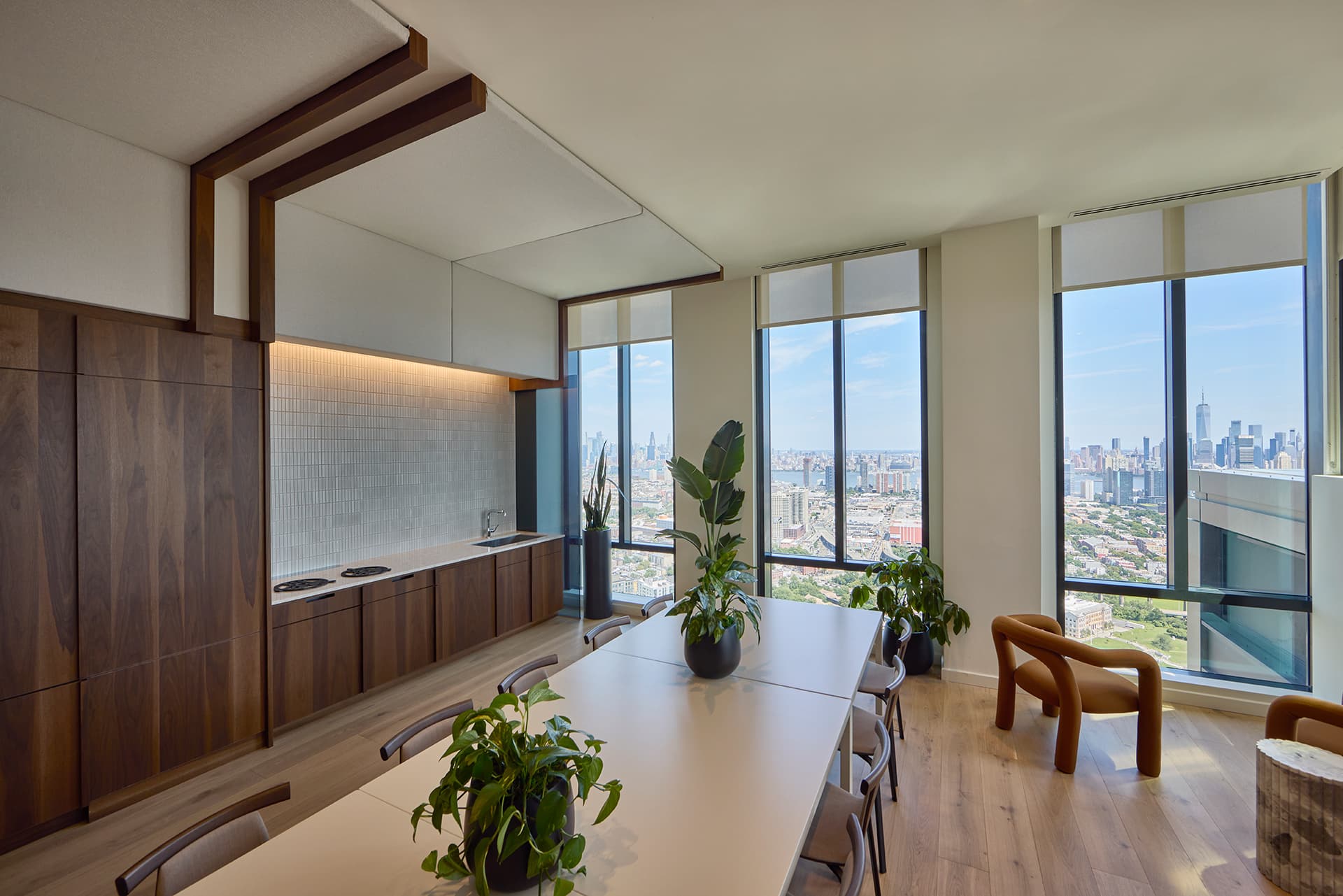 505 Summit dining lounge